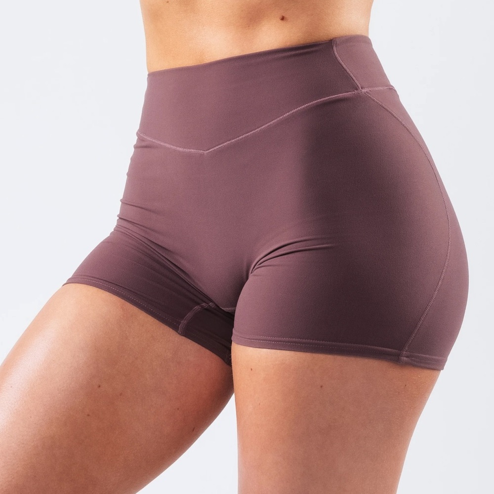 Alphalete Everyday Core Short 5”
